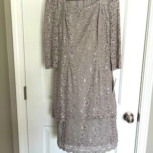 Alex Evenings. Silver sparkly cocktail dress.